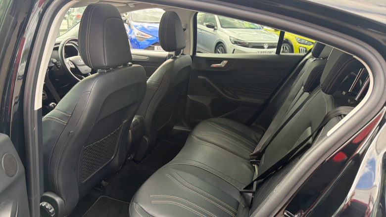 Ford Focus Vignale 1.0 EcoBoost 125 Active X 5dr Petrol Hatchback